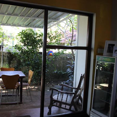 Olideb Gedara Hotell Negombo Exteriör bild