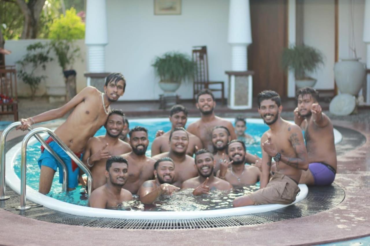 Olideb Gedara Hotell Negombo Exteriör bild